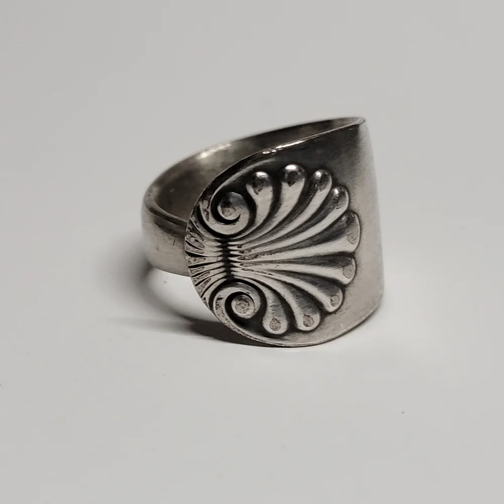 Handmade Silver Ring From Vintage Silver Spoon. - Picture 1 of 4